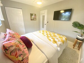 4 bedrooms, iron/ironing board, free WiFi, bed sheets