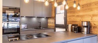 Chalet with 4 bedrooms for up to 10 people