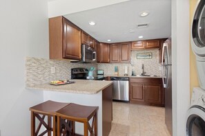 Fridge, microwave, oven, stovetop - 6 min. from Siesta Beach+heated pool+garden view (Sarasota)