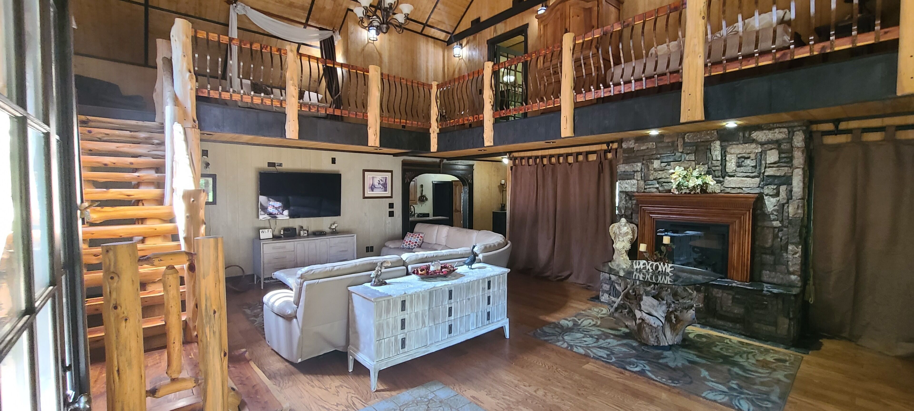 Rural Retreat at Hillside Hideaway