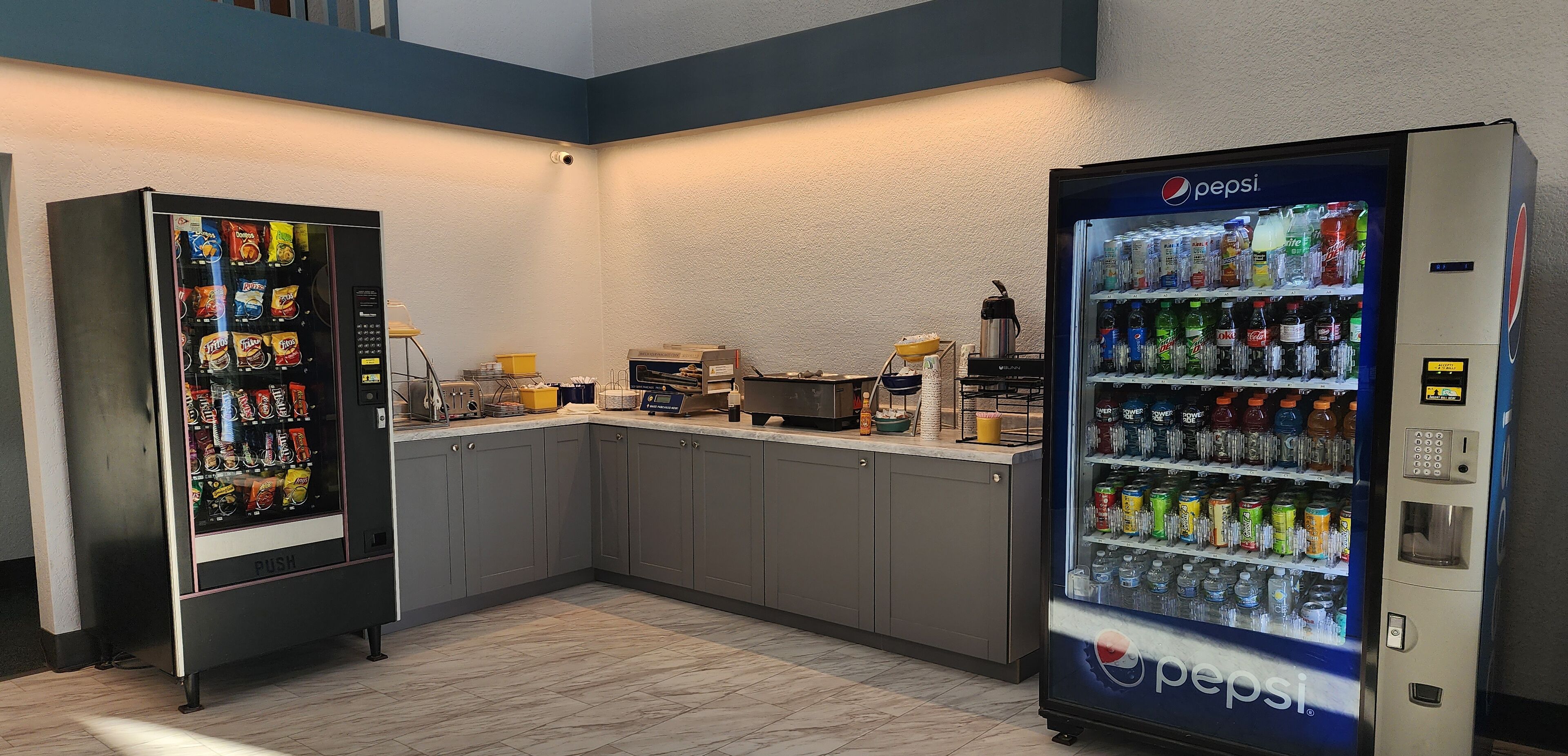 Free daily continental breakfast 