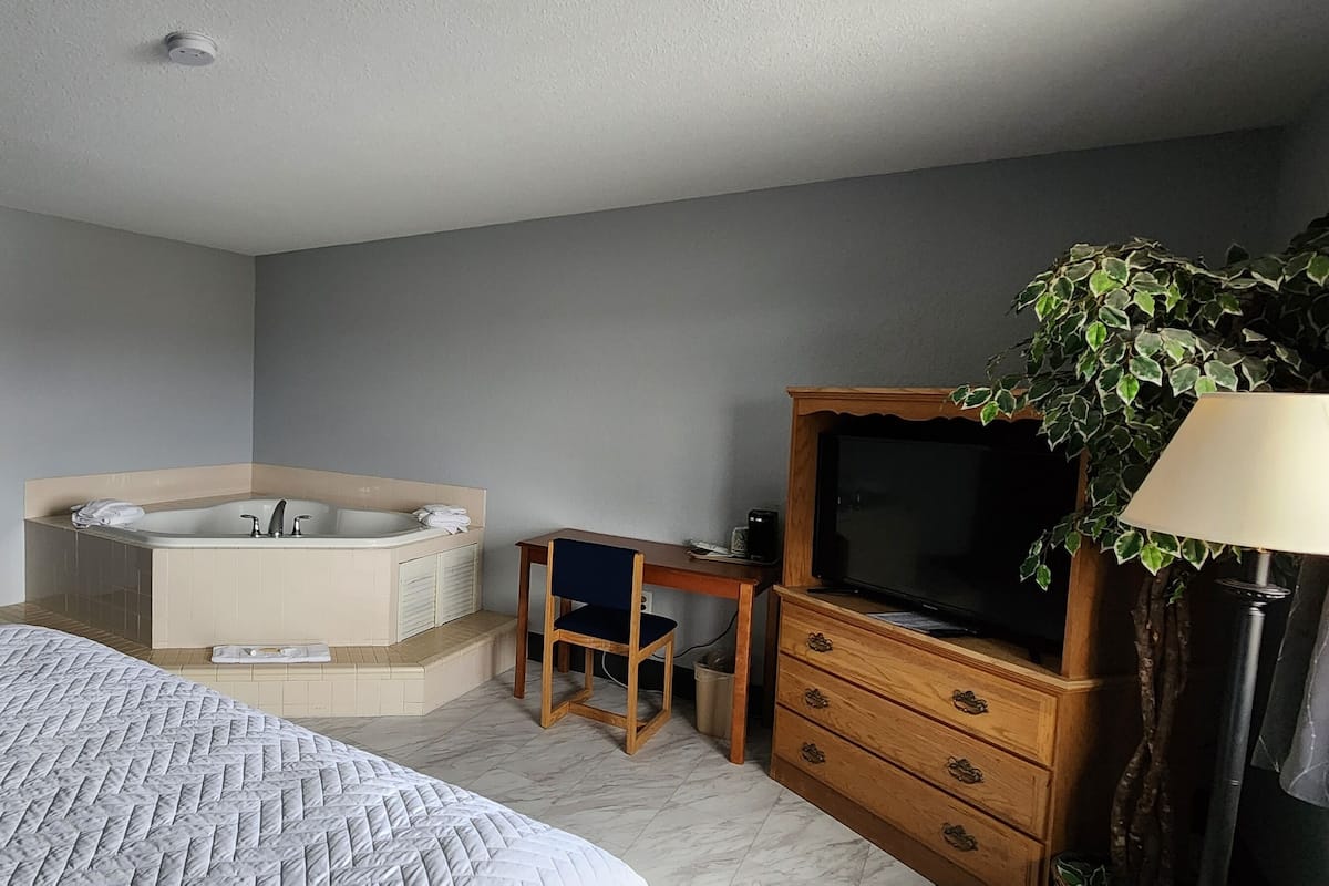 1 habitación, ropa de cama de alta calidad y escritorio