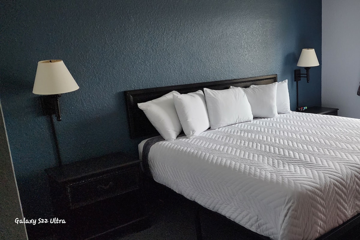 1 habitación, ropa de cama de alta calidad y escritorio