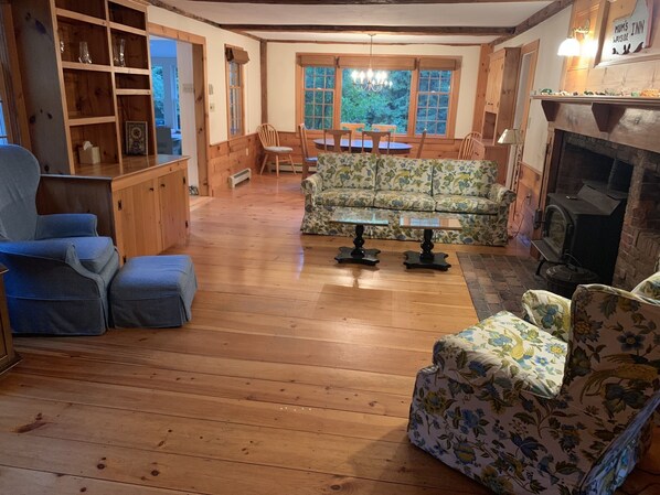 Smart TV, books, offices, computer monitors