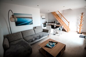 TV - 3-star tourist DUPLEX SEA VIEW with Balcony & SWIMMING POOL (Penmarch)