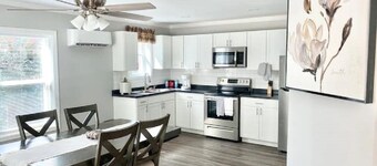 The ASHLAND 👌🏾🖤 MODERN VIBES/King Bed 🐶’s OK