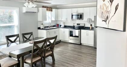 The ASHLAND 👌🏾🖤 MODERN VIBES/King Bed 🐶’s OK