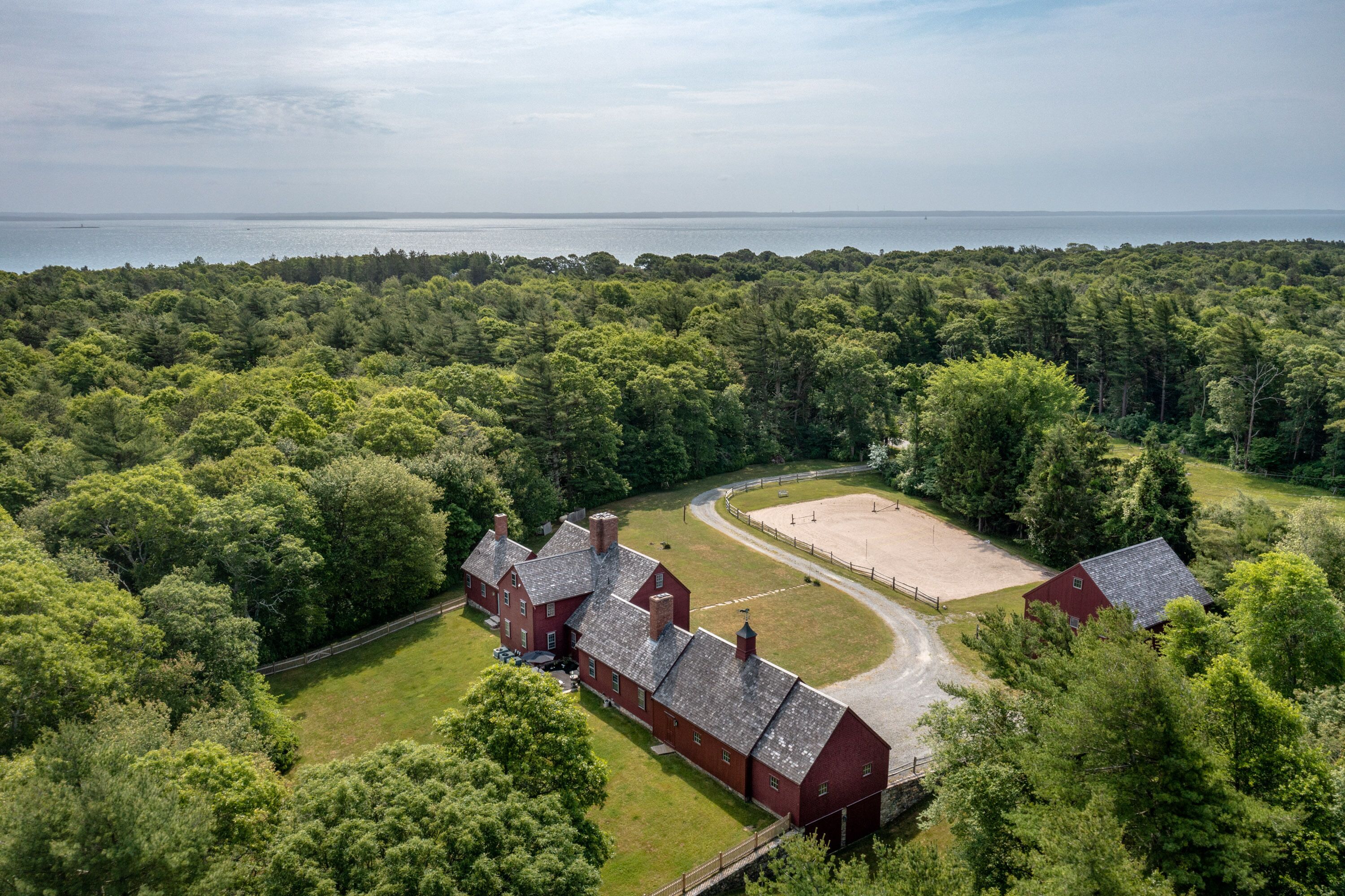 Exceptional Beach House with Access to Assn Beach Just a Short 8 Min Walk 