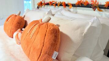 3 slaapkamers, een strijkplank/strijkijzer, gratis wifi, beddengoed