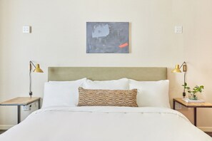 Standard Room, 1 King Bed | Individually furnished, free WiFi, bed sheets - FOUND Hotel, San Francisco (San Francisco)