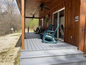 Exterior detail - Cozy Secluded Cabin with wi-fi (Campton)