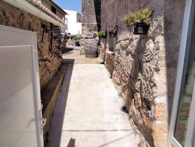 CORUXA HOUSE