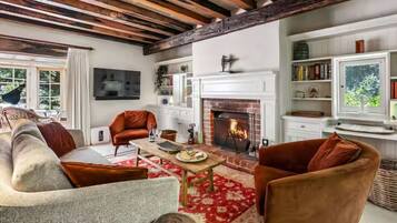 TV, fireplace, stereo, offices