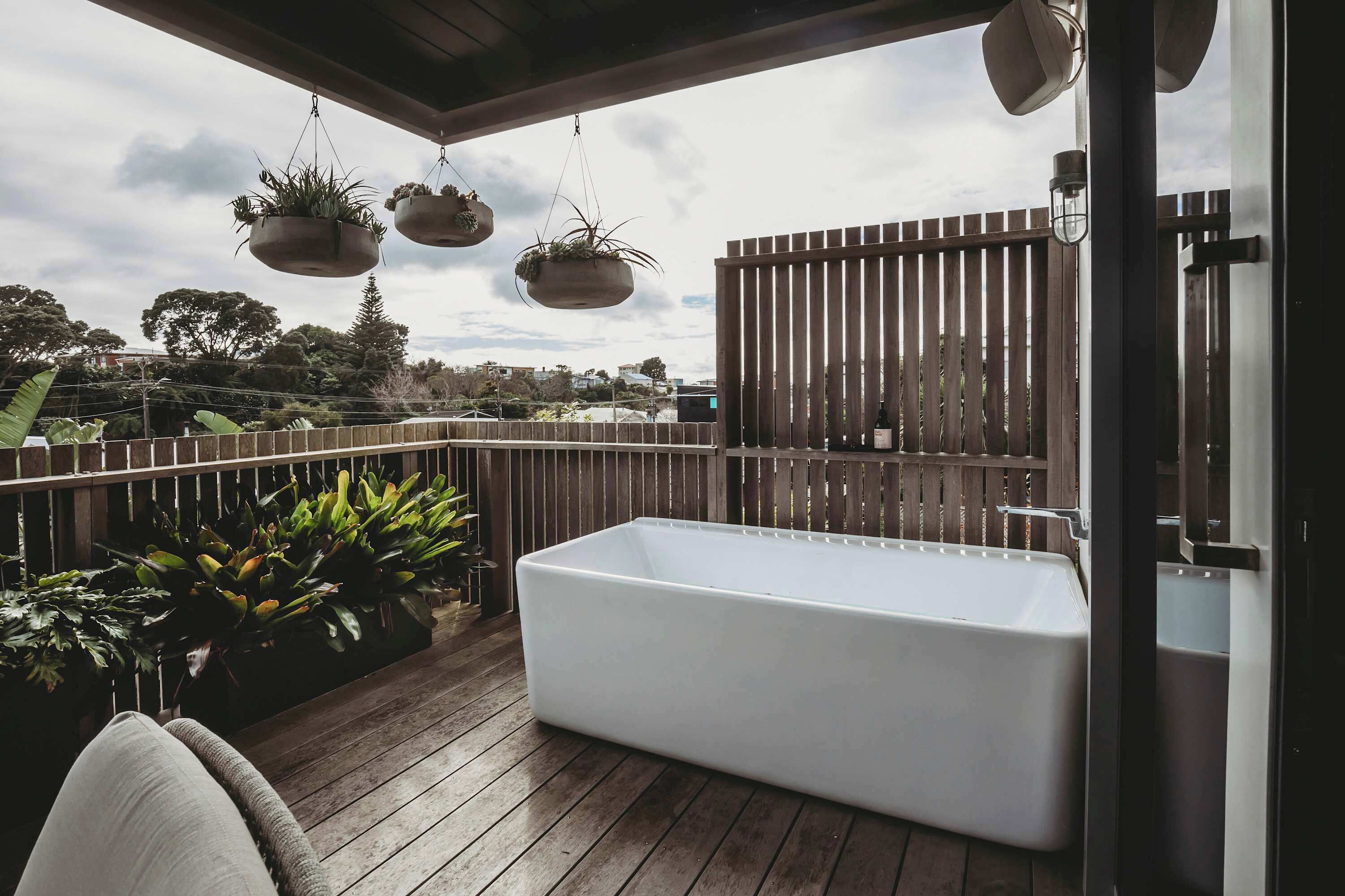 Outdoor spa tub