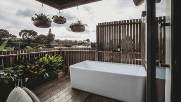 Bañera de hidromasaje exterior