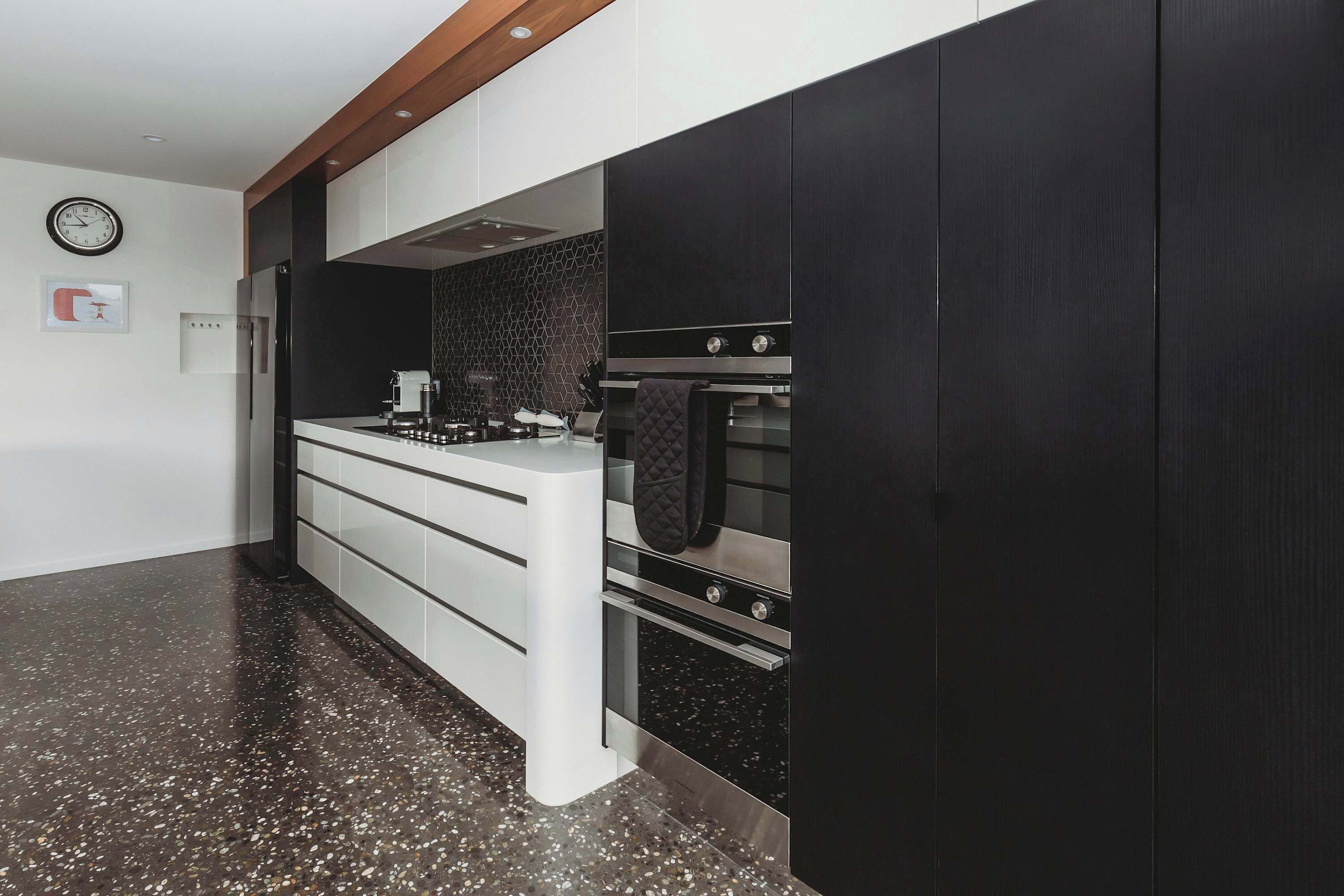 Refrigerador, microondas, horno y lavavajillas 