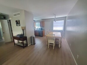 Dining - Cheerful 4 bed home with large yard and patio near parksnear (Broomfield)