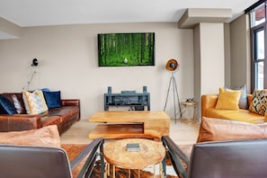 TV connectée, cheminée
