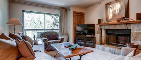 Televisie en een open haard