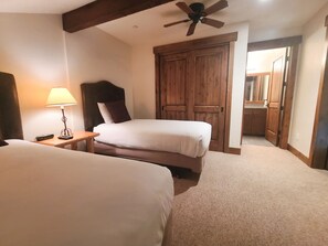 5 Schlafzimmer, Bügeleisen/Bügelbrett, Internetzugang, Bettwäsche