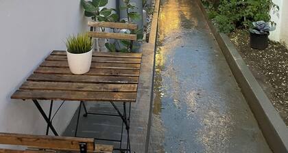 Boho chic & cozy apartment near Hato Rey Banking area with solar panels.