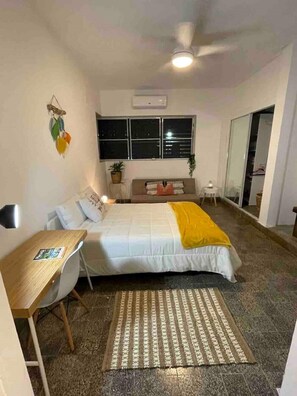 1 bedroom, desk, iron/ironing board, free WiFi - Boho chic & cozy apartment near Hato Rey Banking area with solar panels. (San Juan)