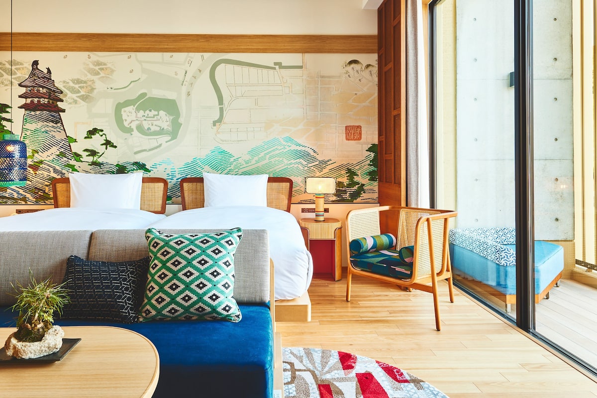 Svit - 2 enkelsängar - utsikt mot floden | Duntäcken, minibar, värdeförvaringsskåp på rummet och skrivbord