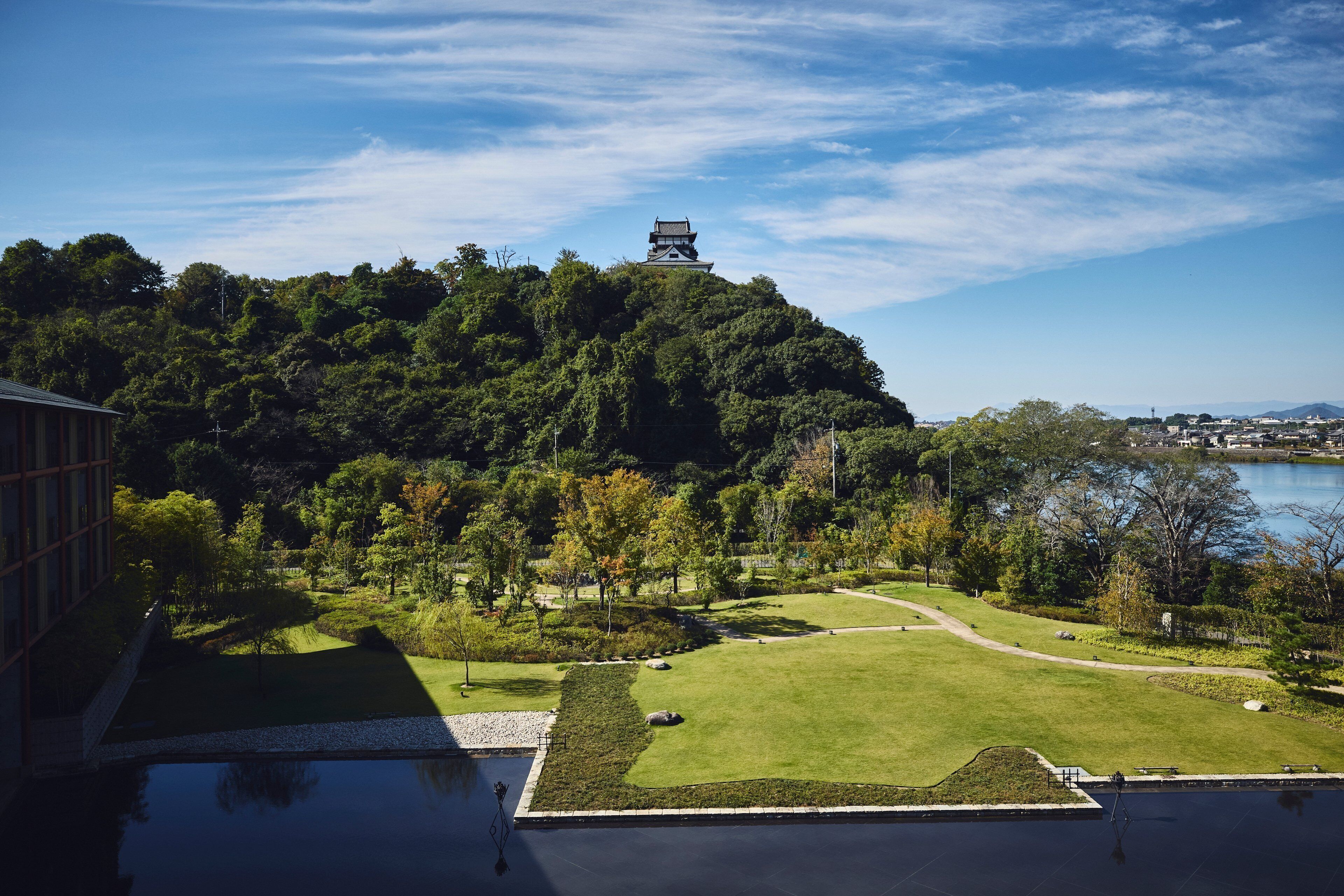Down comforters, minibar, in-room safe, desk
