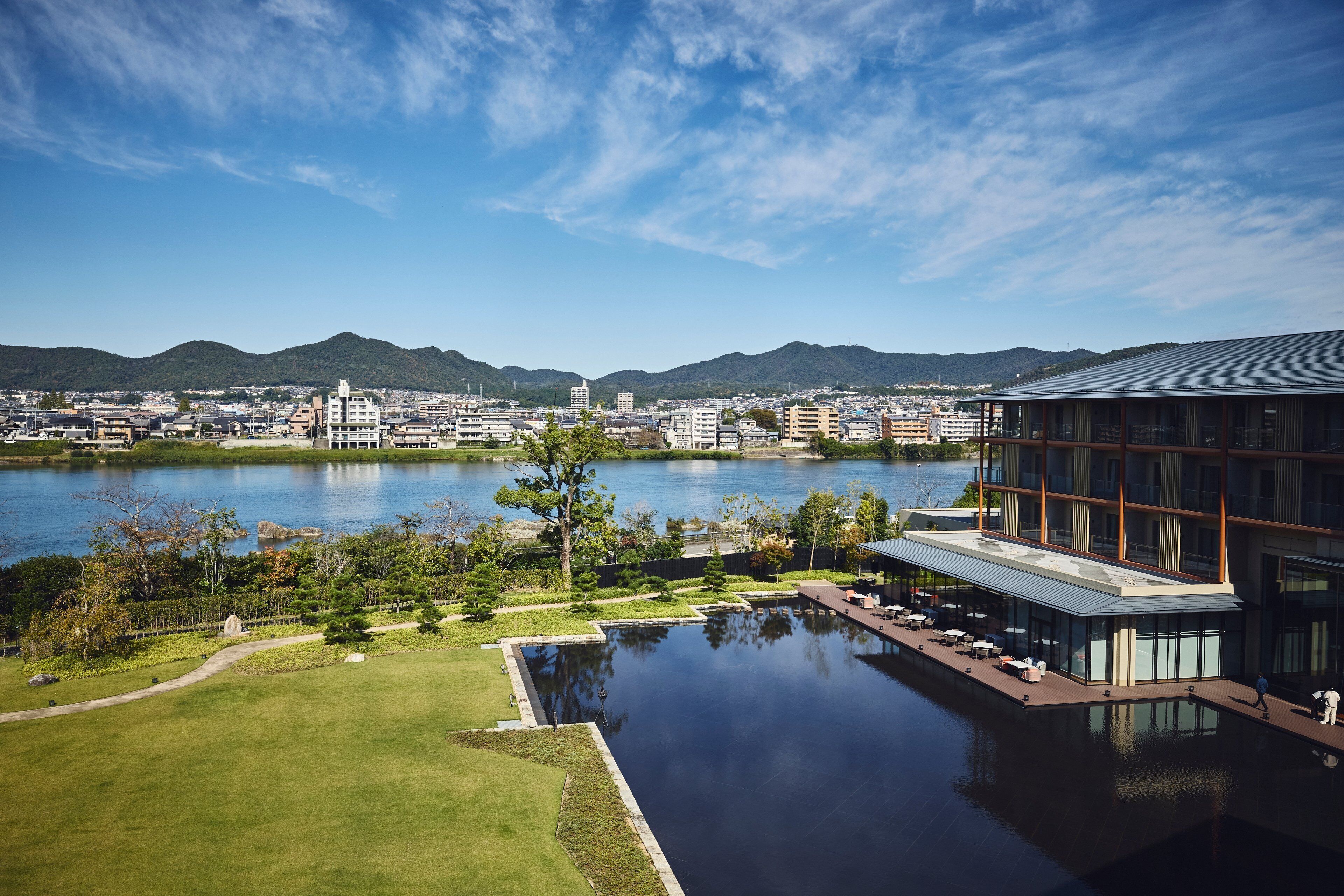 Down comforters, minibar, in-room safe, desk