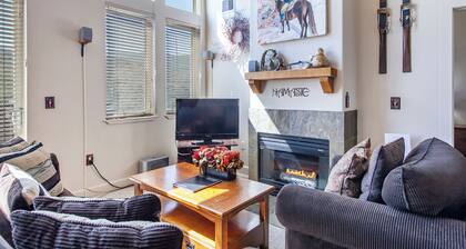 Crestview 303E | Mountain View | Hot Tub | Pool | Near Outlets & Olympic Park