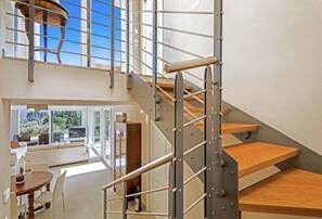 Interior - Villa Olympia - Pool Sea View Mountains Lake Nature Sleeps 8 Air Con Wi-Fi (Toscana)