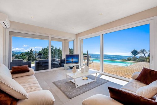Villa Olympia - Pool Sea View Mountains Lake Nature Sleeps 8 Air Con Wi-Fi