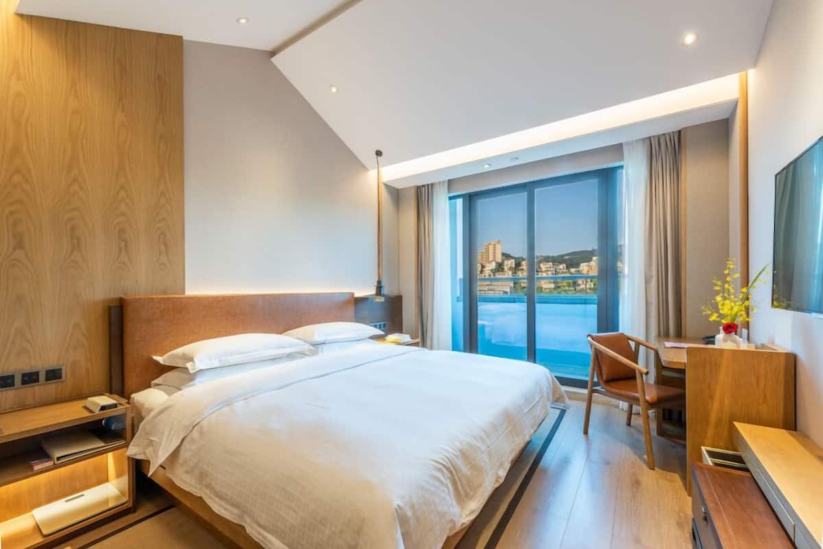 1 bedroom, premium bedding, down duvets, pillow-top beds