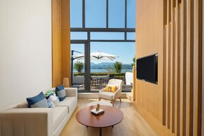 Premium bedding, down comforters, pillowtop beds, minibar - voco Thousand Island Lake by IHG (Hangzhou)