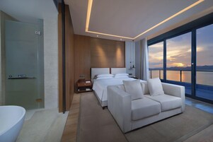 Royal Suite, 1 Twin Bed | Premium bedding, down comforters, pillowtop beds, minibar