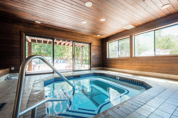 Indoor pool - Cozy condo for up to 4 with a full kitchen, W/D, and fireplace near Cabriolet (Park City)