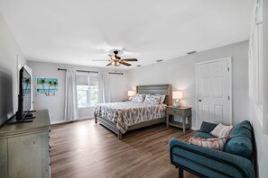 3 chambres, bureau, fer et planche à repasser, accès au Wi-Fi (inclus)