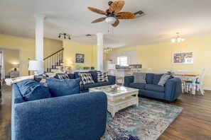 Smart-TV, Kamin, Bücher