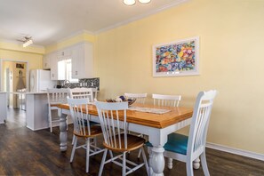 Dining - Crew Rest - Gulf Beachside, 4+ Bedrooms, 3.5 Baths, Pet Friendly, Sleeps 12 (Dauphin Island)