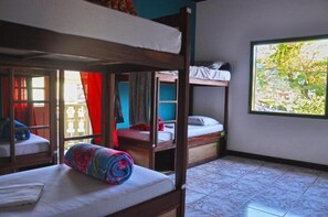 Traditional Shared Dormitory | Free WiFi, bed sheets - Vibe hostel Paraty (Paraty)