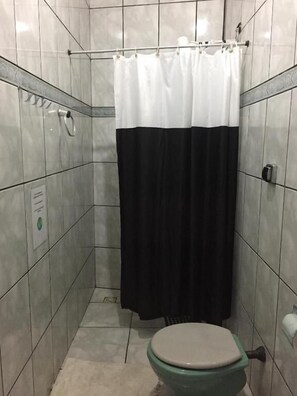 Standard Double Room | Bathroom | Shower - Vibe hostel Paraty (Paraty)