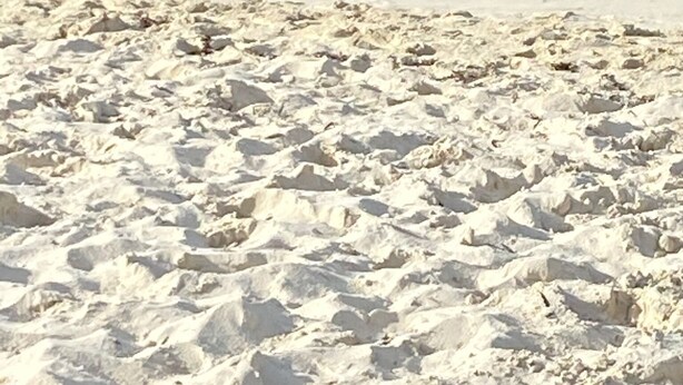 A sandy beach with clear water. - Sapphire Villa Near the Sea-Entire Home (Nassau)