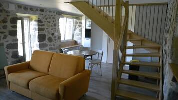 TV, books, music library, video library