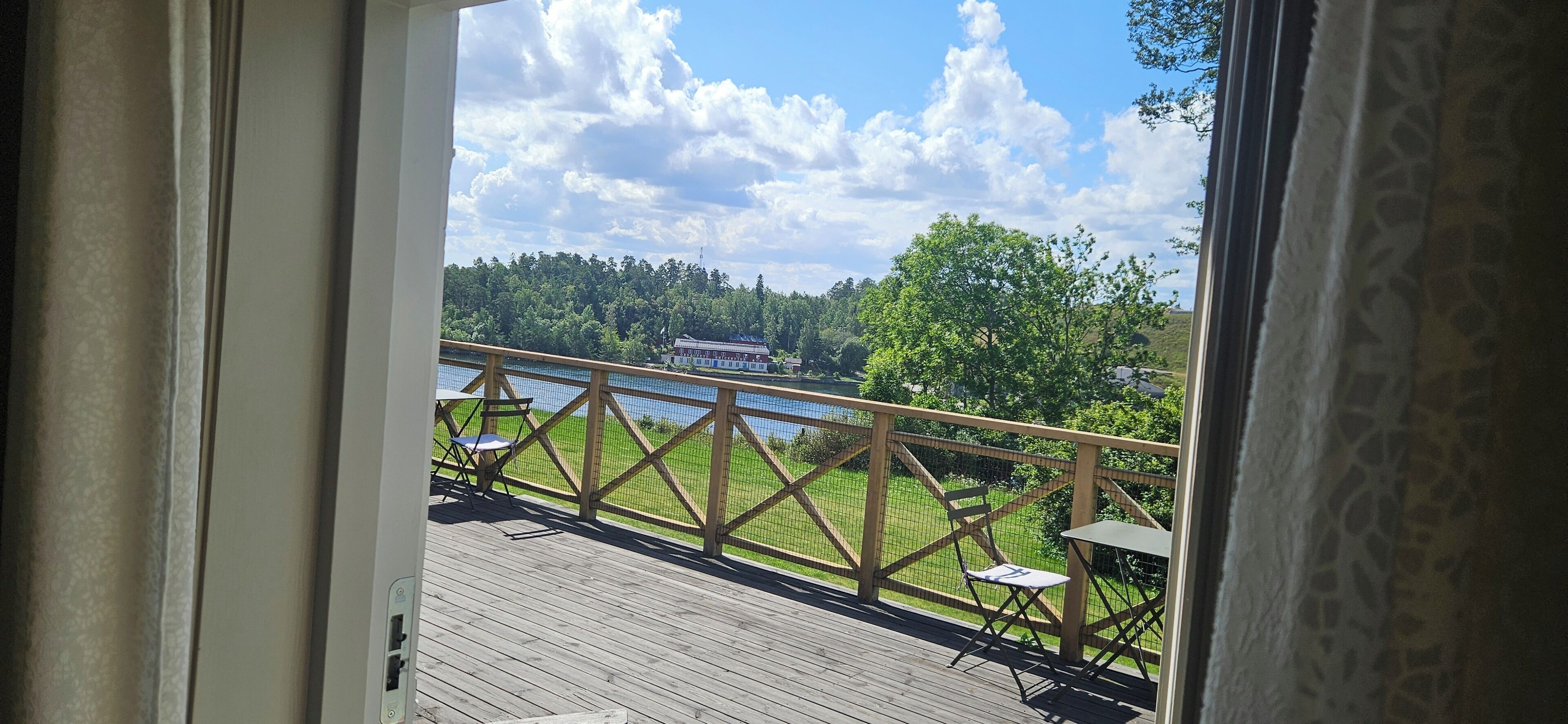 Camera Standard con 2 letti singoli, patio, vista lago parziale | Biancheria da letto di alta qualità, con stile personalizzato