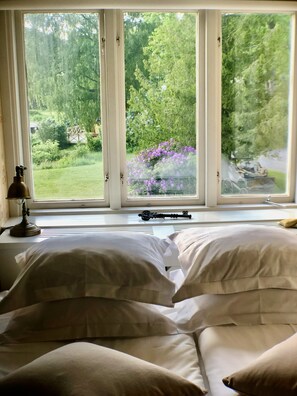 أغطية فراش متميزة وبديكورات فريدة لكل غرفة وطراز فريد لكل وحدة