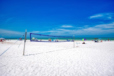 Luxury Siesta Key Beachfront Oasis-STEPS TO WORLD FAMOUS SIESTA KEY SAND