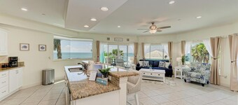 3 Bedroom- Beachfront Condo with Amazing Sunset Views of the Gulf