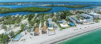 3 Bedroom- Beachfront Condo with Beautiful Views of the Gulf