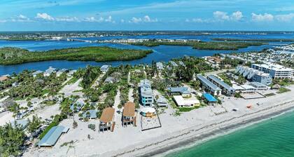 3 Bedroom- Beachfront Condo with Beautiful Views of the Gulf