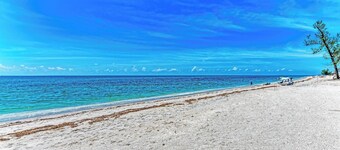 3 Bedroom- Beachfront Condo with Beautiful Views of the Gulf